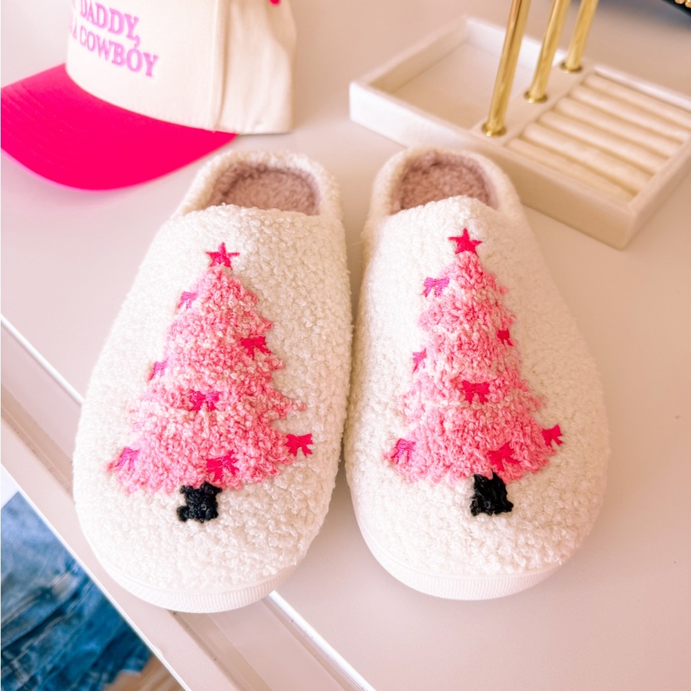 Cozy Holiday Slippers with Pink Christmas Tree Design